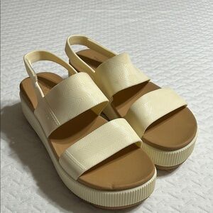 Reef Cream and Brown Platform Sandals